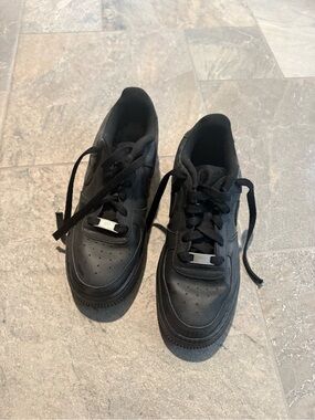 DC Men's Black Low-Top Lace-Up Sneakers